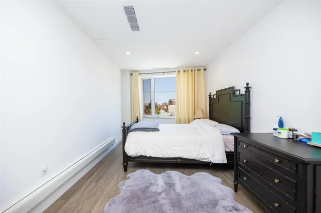 $739,000 | 136-20 Booth Memorial Avenue, Unit 3H | Queensboro Hill