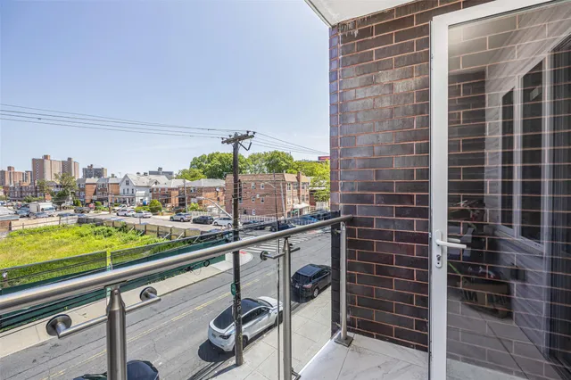 $739,000 | 136-20 Booth Memorial Avenue, Unit 3H | Queensboro Hill