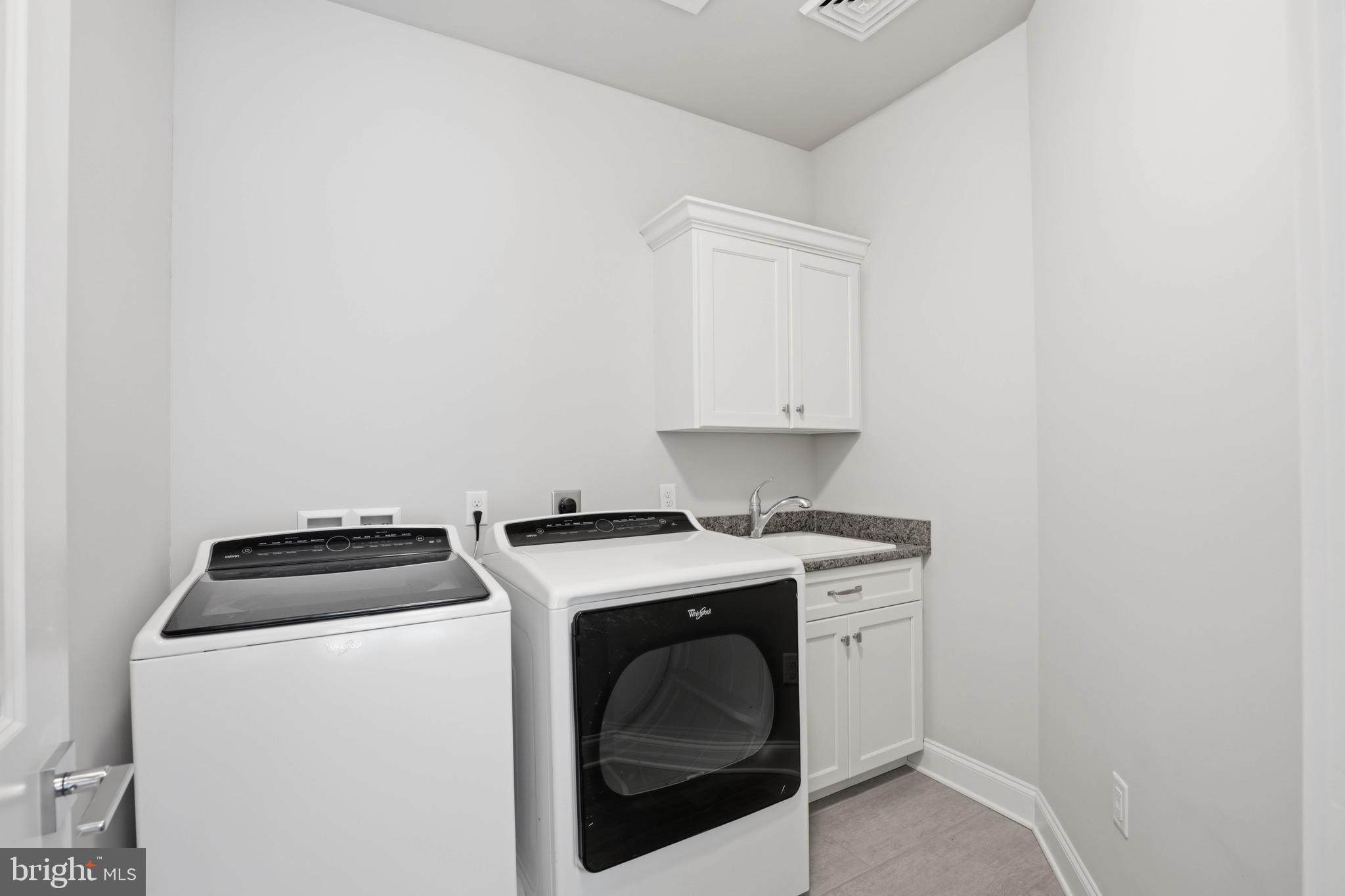 360 Addison Place Lancaster, PA 17601 - Photo 52 of 78 a view of washer and dryer