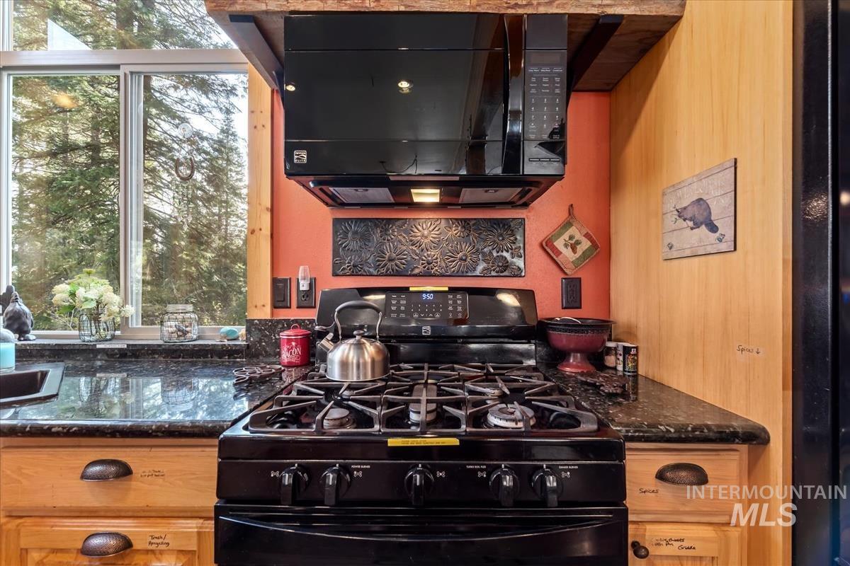 11 Shadow Road Garden Valley, ID 83622 - Photo 13 of 41