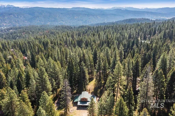 $559,900 | 11 Shadow Road, Garden Valley, ID 83622