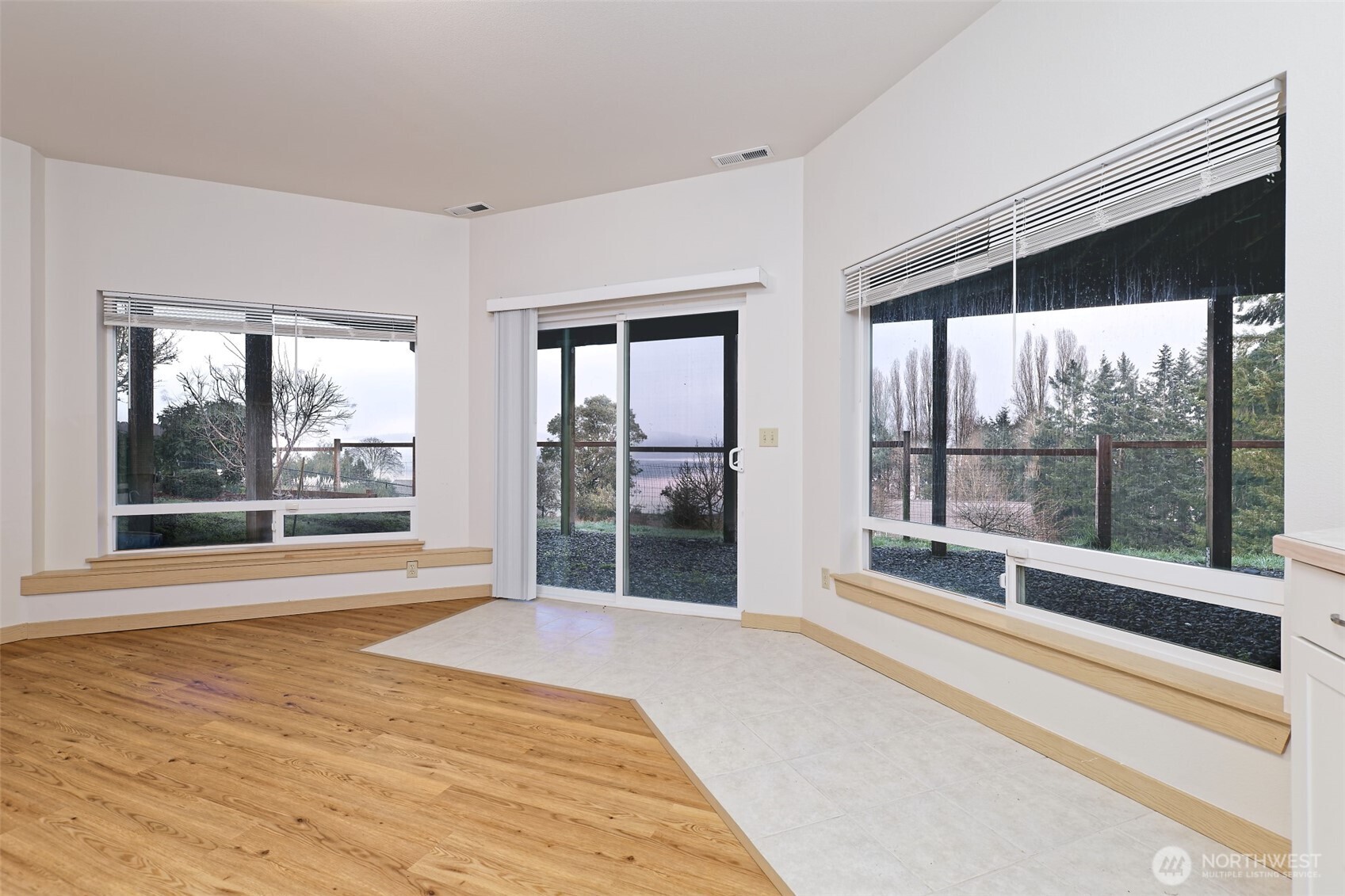 20 East Case View Place Shelton, WA 98584 - Photo 27 of 40 a view of a room with a large window