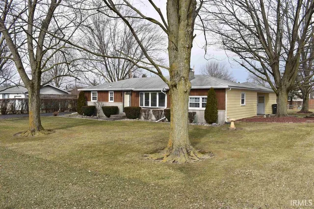 $1,750 | 1532 West Dupont Road, Fort Wayne, IN 46845