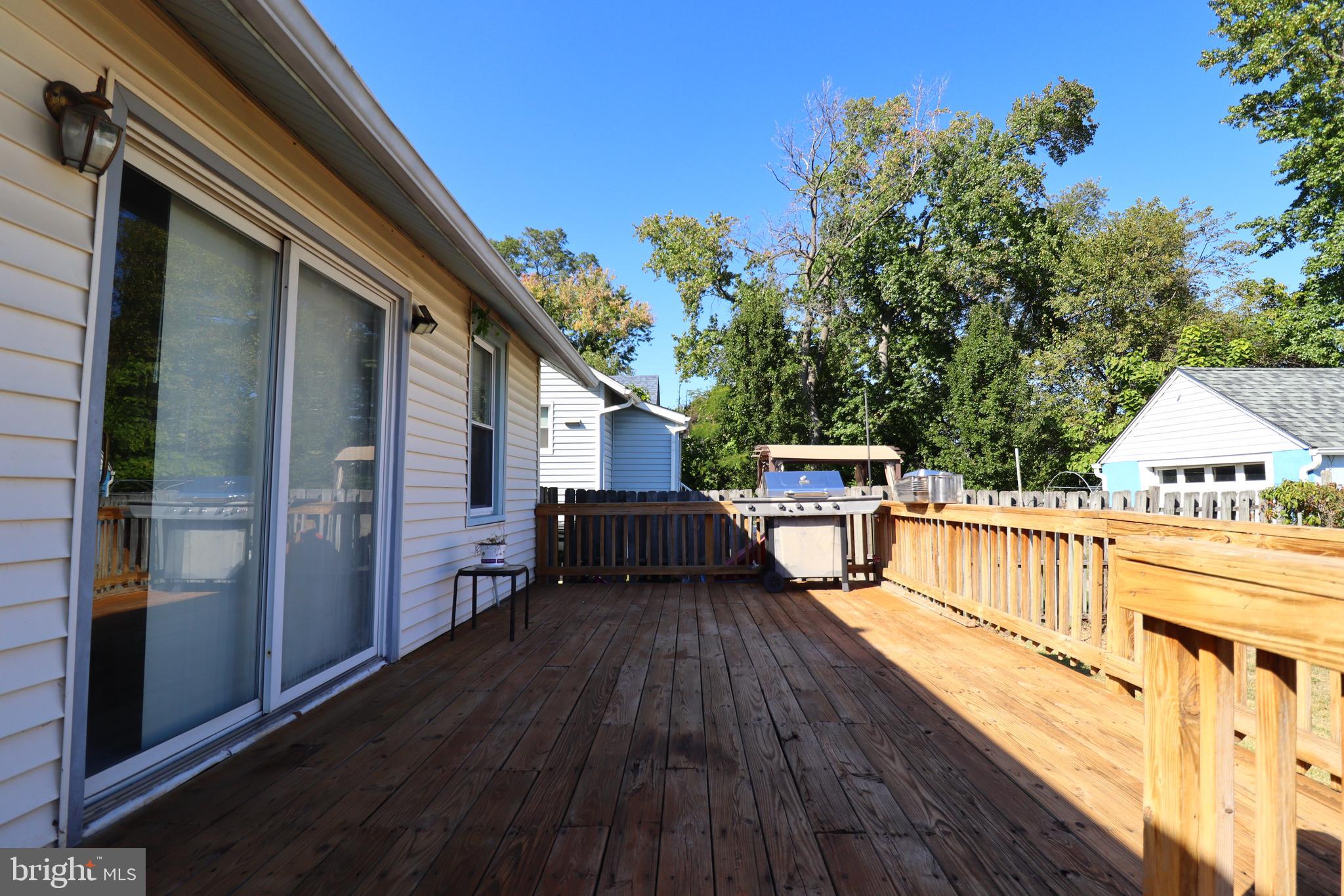 850 Orchard Avenue Runnemede, NJ 08078 - Photo 23 of 26 a view of a balcony with chairs
