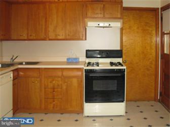 415 Chestnut Street Delran, NJ 08075 - Photo 2 of 11 Kitchen