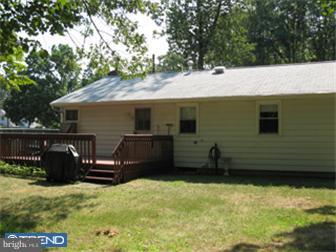 415 Chestnut Street Delran, NJ 08075 - Photo 8 of 11 Deck