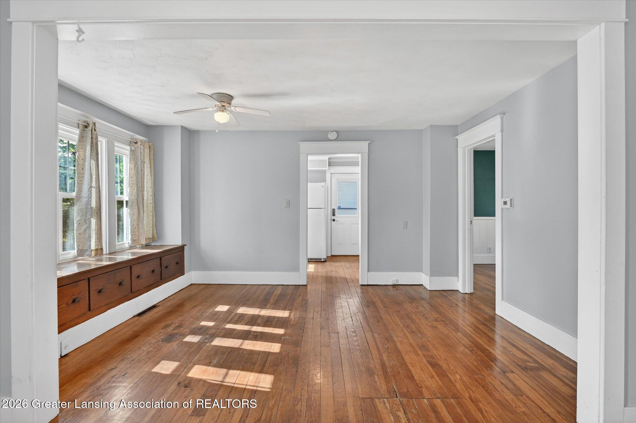 702 East Cavanaugh Road Lansing, MI 48910 - Photo 8 of 41 08-702E-Cavanaugh-Rd-Windowstill