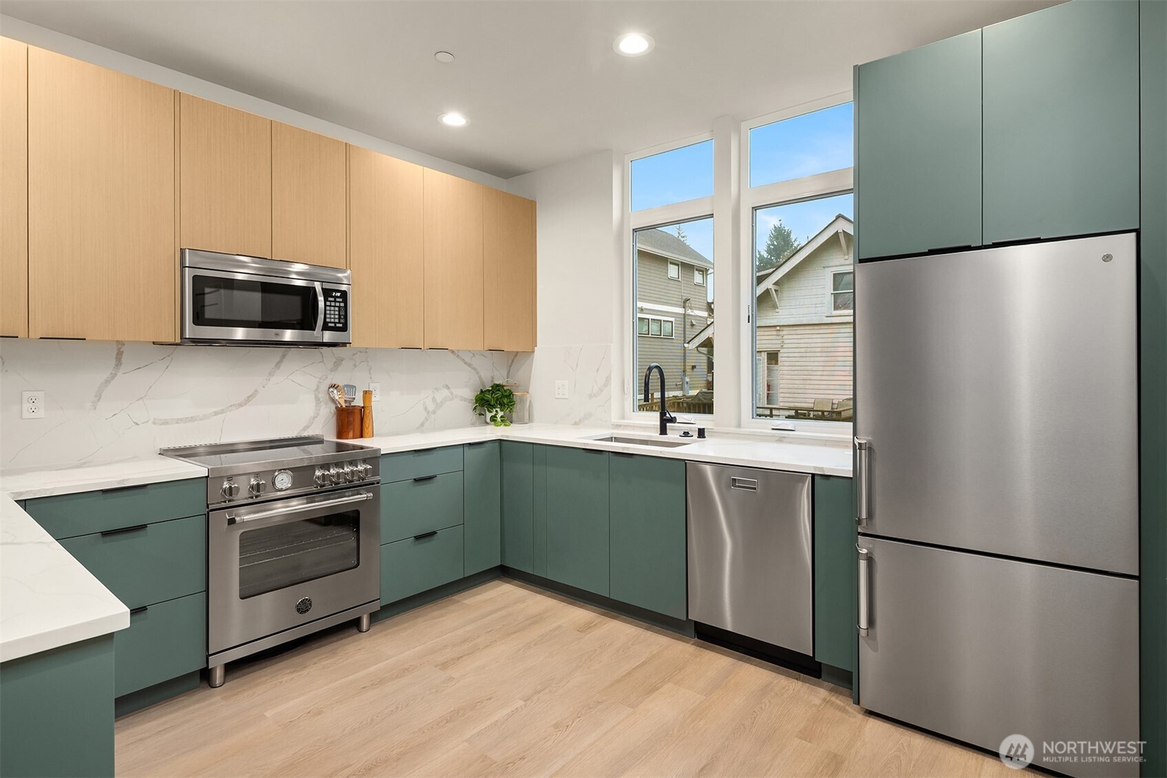 1615 North 50th Street, Unit C Seattle, WA 98103 - Photo 2 of 19