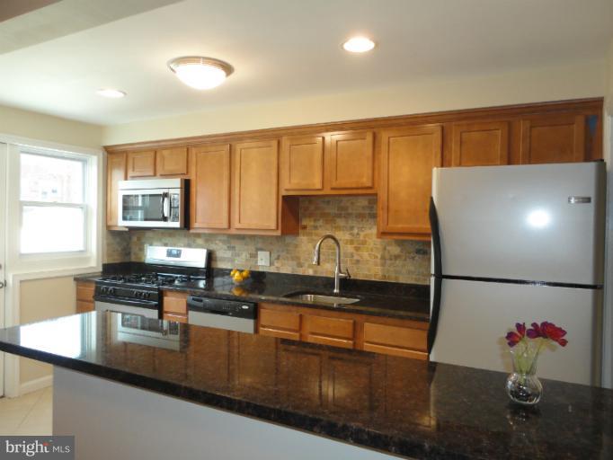 1234 Halstead Road Parkville, MD 21234 - Photo 18 of 25 Kitchen2
