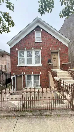 $480,000 | 3310 South Parnell Avenue, Chicago, IL 60616