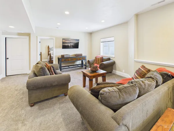 $985,000 | 20 West 218 South, Burley, ID 83318