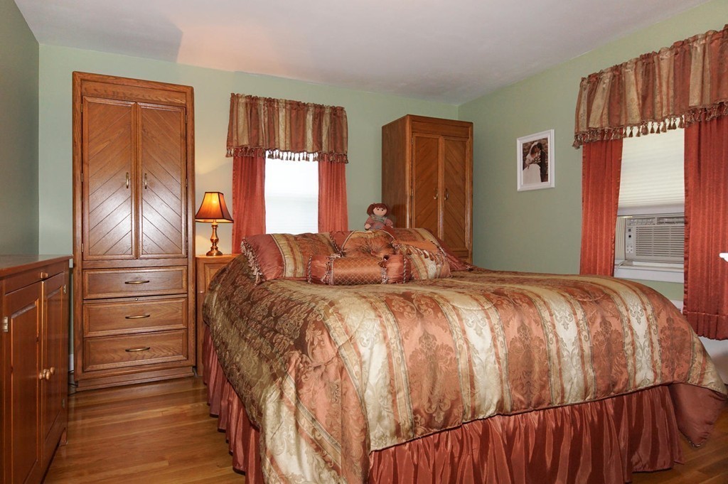 35 Albert Road Newton, MA 02466 - Photo 6 of 15
