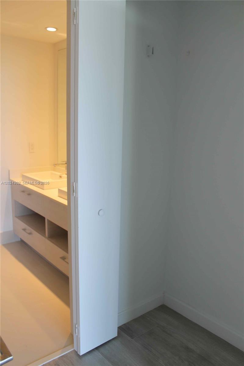 45 Southwest 9th Street, Unit 2109 Miami, FL 33130 - Photo 14 of 40 a view of an empty room
