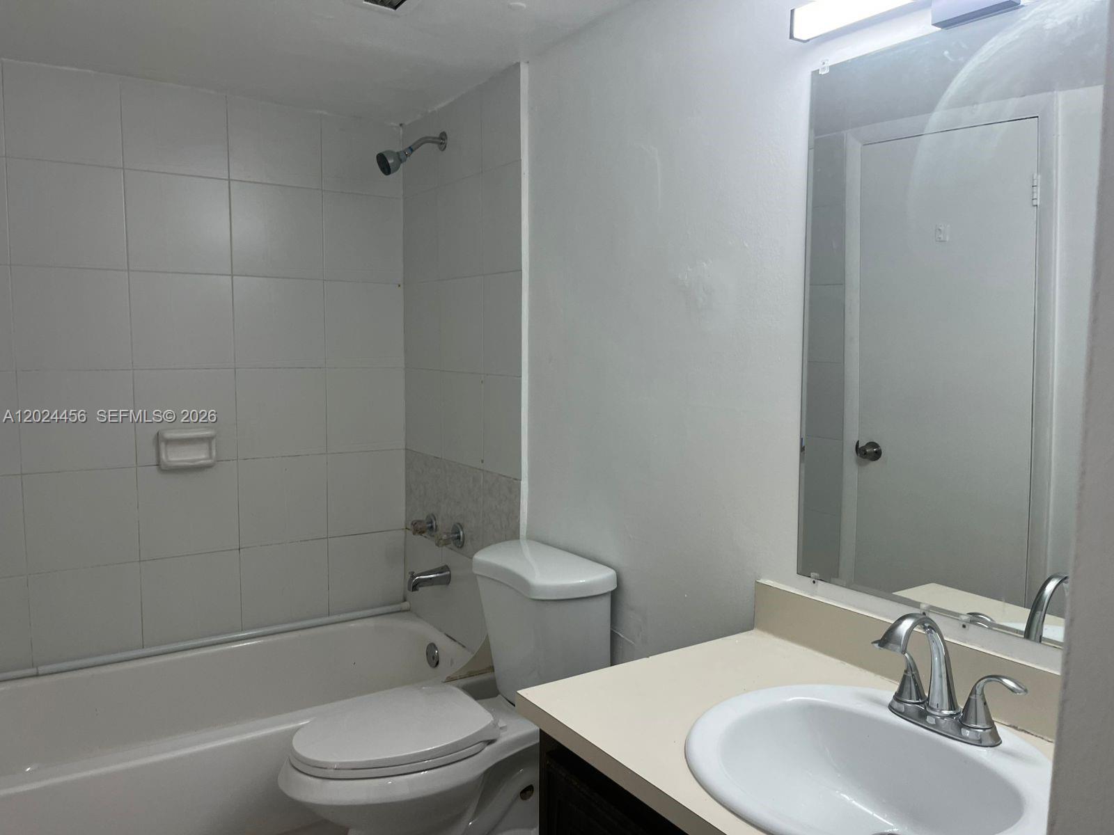 484 Northwest 165th St Road, Unit A111 Miami, FL 33169 - Photo 34 of 40