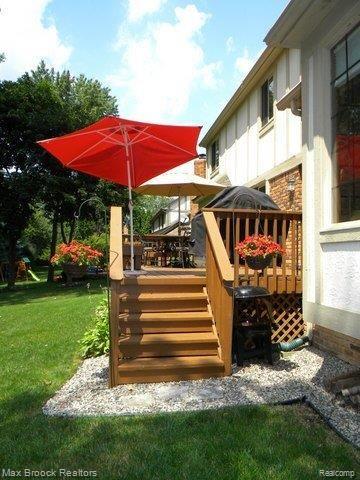 398 Lake Forest Road Rochester, MI 48309 - Photo 19 of 20 Deck