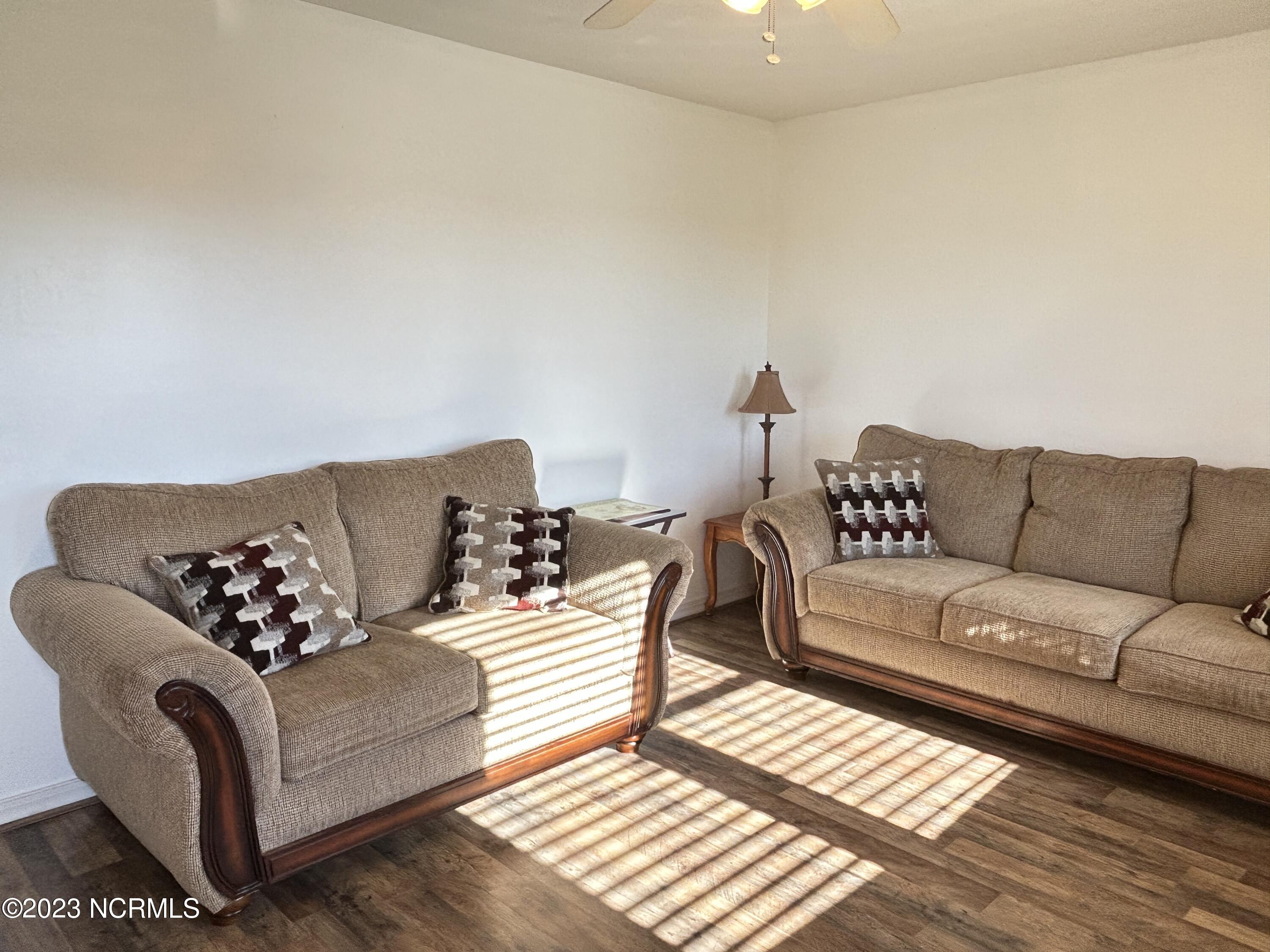 6409 Mary Chapel Road Scotland Neck, NC 27874 - Photo 20 of 51 living room in home
