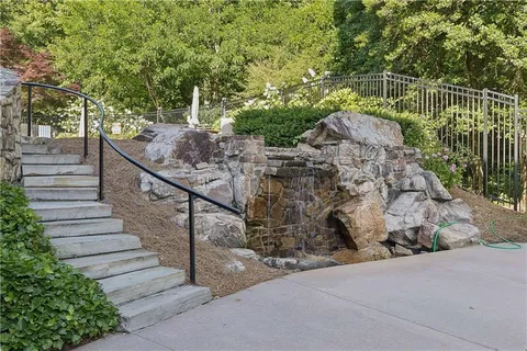$545,000 | 200 River Vista Drive, Unit 727, Atlanta, GA 30339