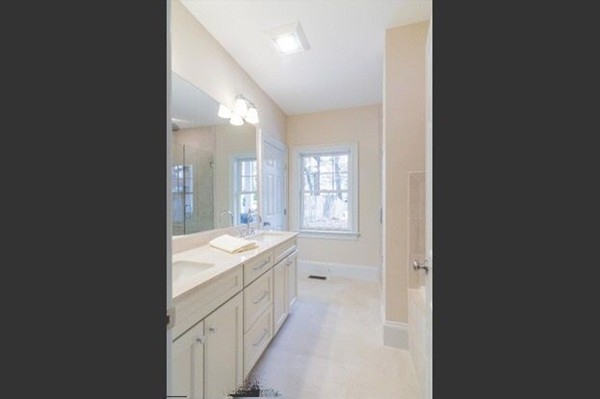 63 Edgewood Road Wayland, MA 01778 - Photo 14 of 29 Gallery Image 14