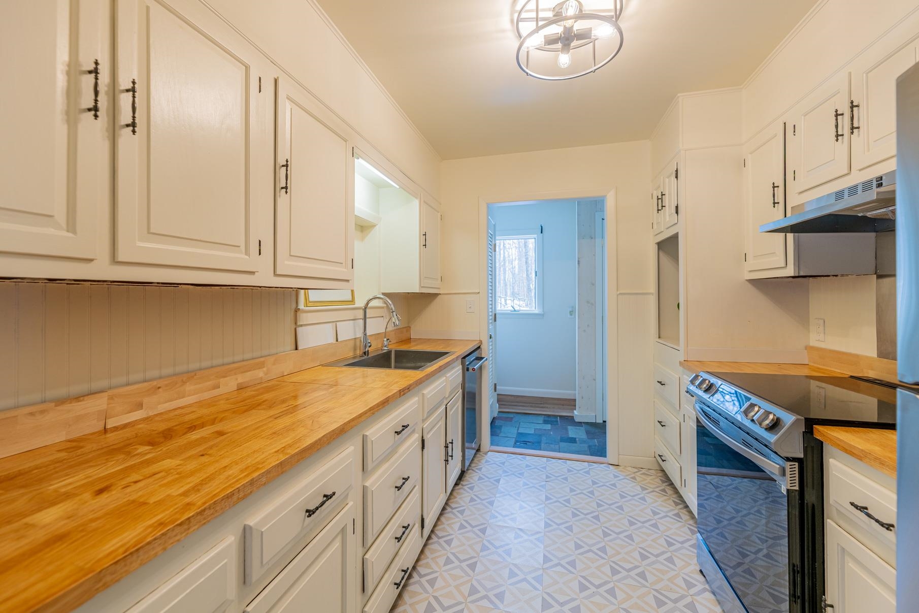 354 New Ireland Road Manchester, VT 05255 - Photo 8 of 28