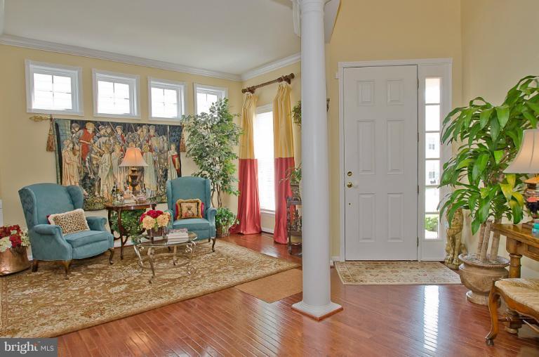 9061 Furey Road Lorton, VA 22079 - Photo 14 of 30 Living Room