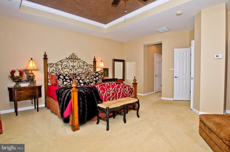 Bedroom (Master)