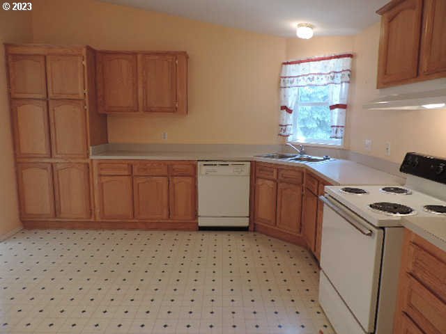 460 Main Street Dufur, OR 97021 - Photo 15 of 29 Kitchen