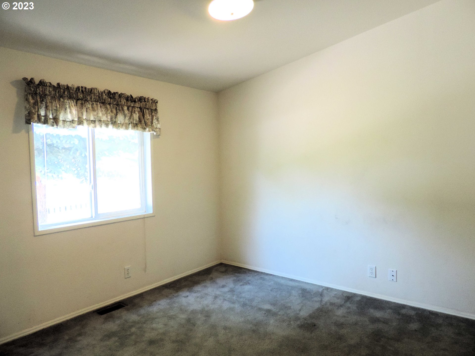 460 Main Street Dufur, OR 97021 - Photo 26 of 29 Bedroom