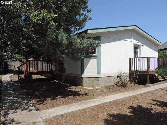 460 Main Street Dufur, OR 97021 - Photo 4 of 29 Exterior
