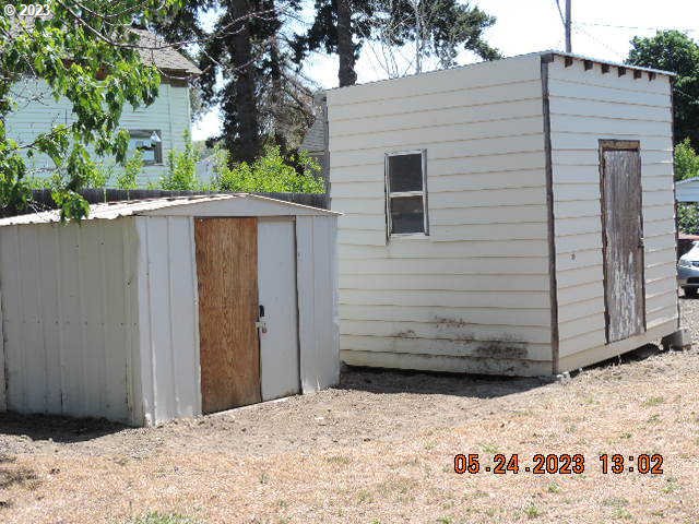 460 Main Street Dufur, OR 97021 - Photo 10 of 29 Utility Shed