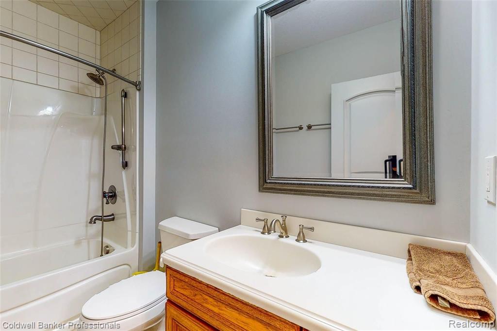 6576 Bennett Lake Road Fenton, MI 48430 - Photo 28 of 46 Gallery Image 28