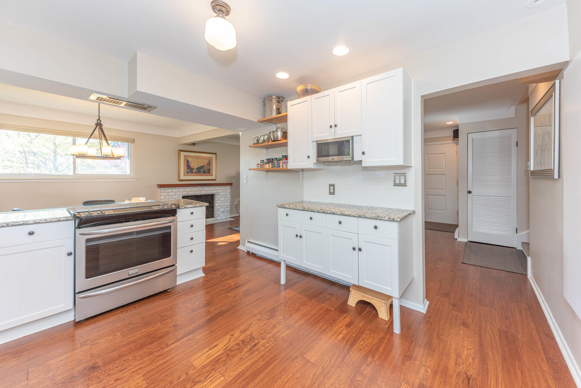 2441 Buckingham Road Ann Arbor, MI 48104 - Photo 15 of 53 028_23