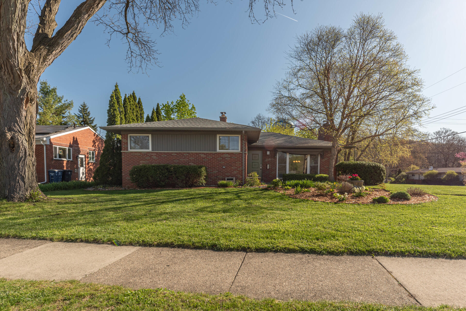 2441 Buckingham Road Ann Arbor, MI 48104 - Photo 41 of 53 000