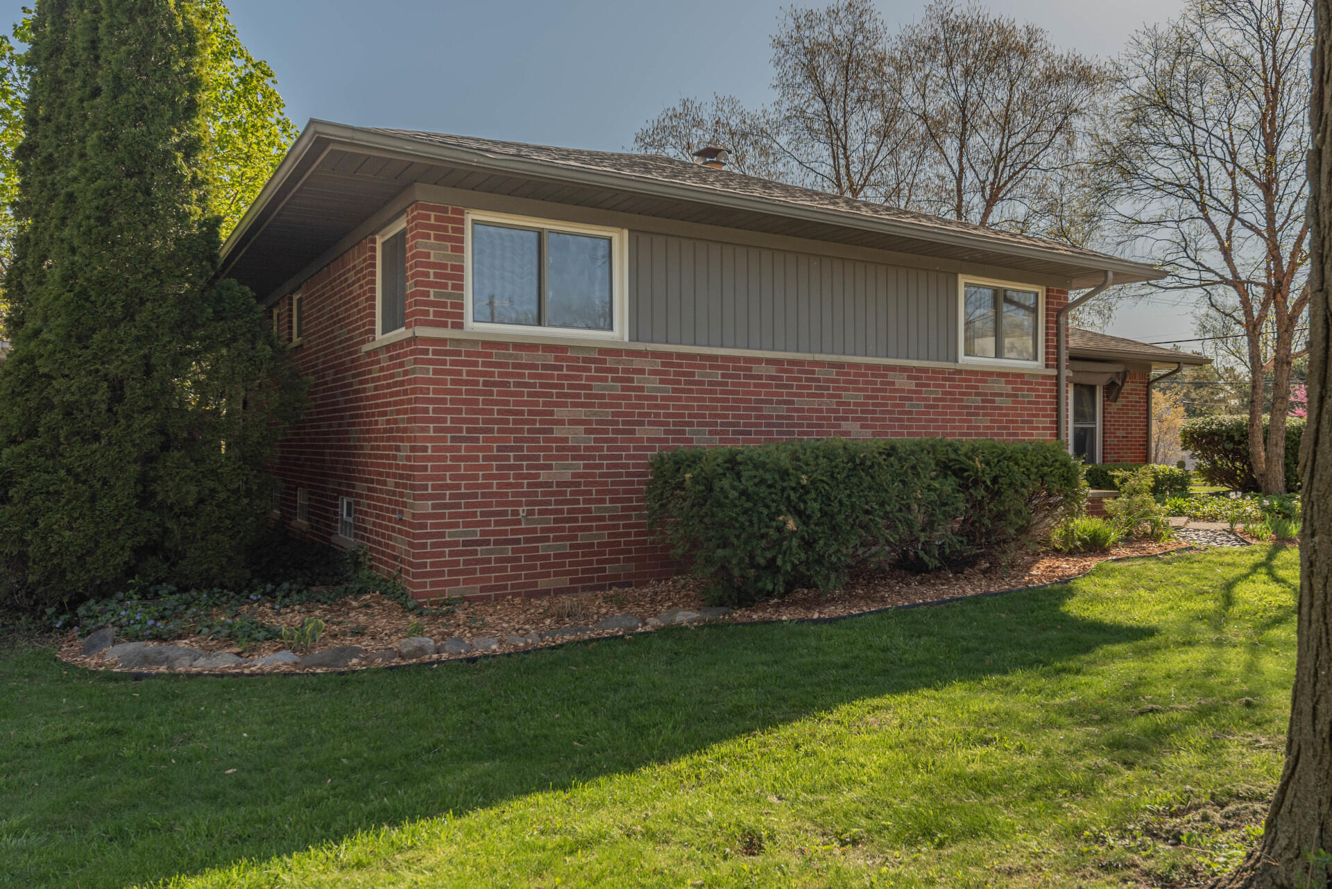 2441 Buckingham Road Ann Arbor, MI 48104 - Photo 42 of 53 003_50