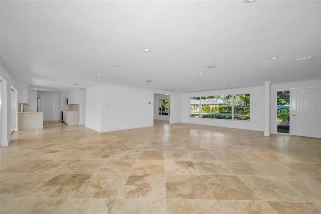 $1,095,000 | 2391 Roberta Lane, Clearwater, FL 33764