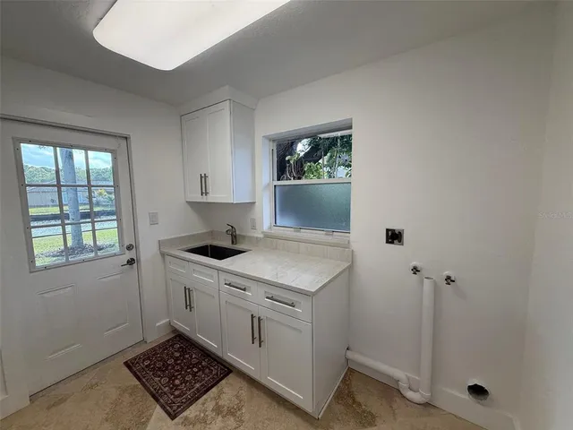 $1,095,000 | 2391 Roberta Lane, Clearwater, FL 33764