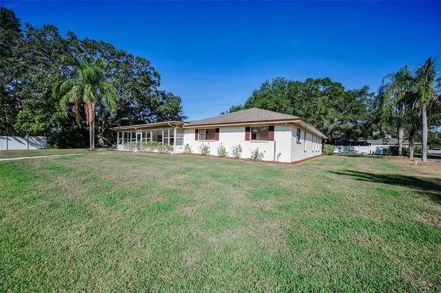 $1,095,000 | 2391 Roberta Lane, Clearwater, FL 33764