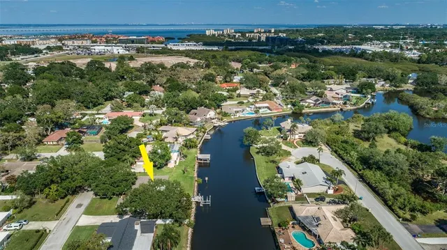 $1,095,000 | 2391 Roberta Lane, Clearwater, FL 33764