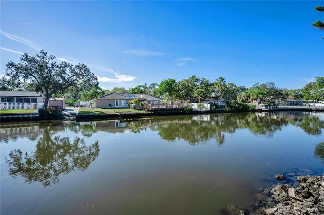 $1,095,000 | 2391 Roberta Lane, Clearwater, FL 33764