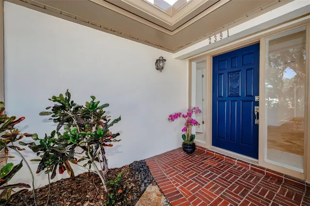 $1,095,000 | 2391 Roberta Lane, Clearwater, FL 33764