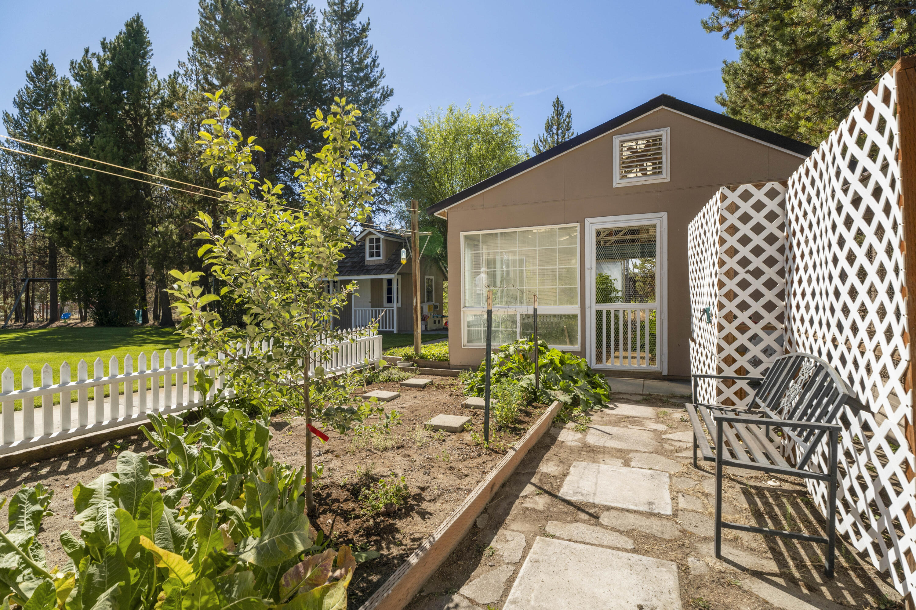 51445 Ash Road La Pine, OR 97739 - Photo 47 of 50 52-Exterior
