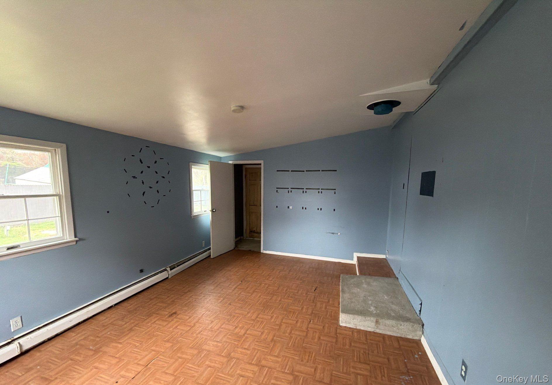 209 Moffitt Boulevard Islip, NY 11751 - Photo 11 of 16