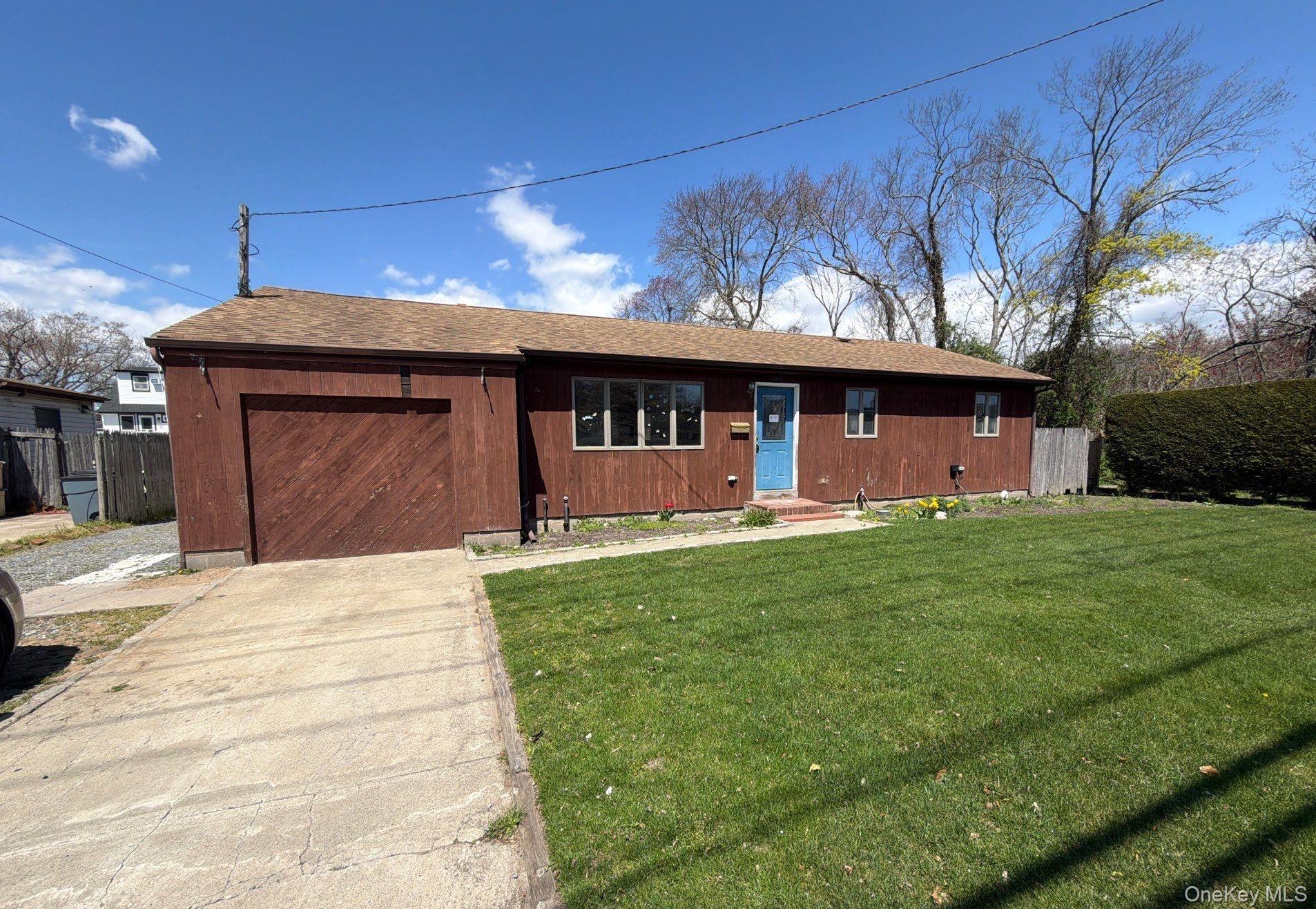 209 Moffitt Boulevard Islip, NY 11751 - Photo 2 of 16