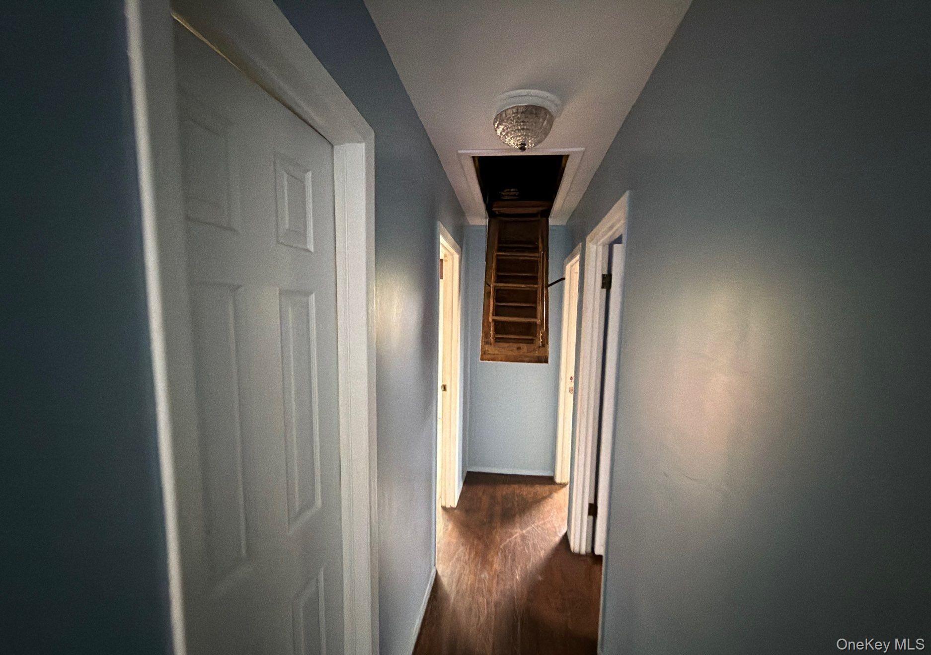 209 Moffitt Boulevard Islip, NY 11751 - Photo 5 of 16