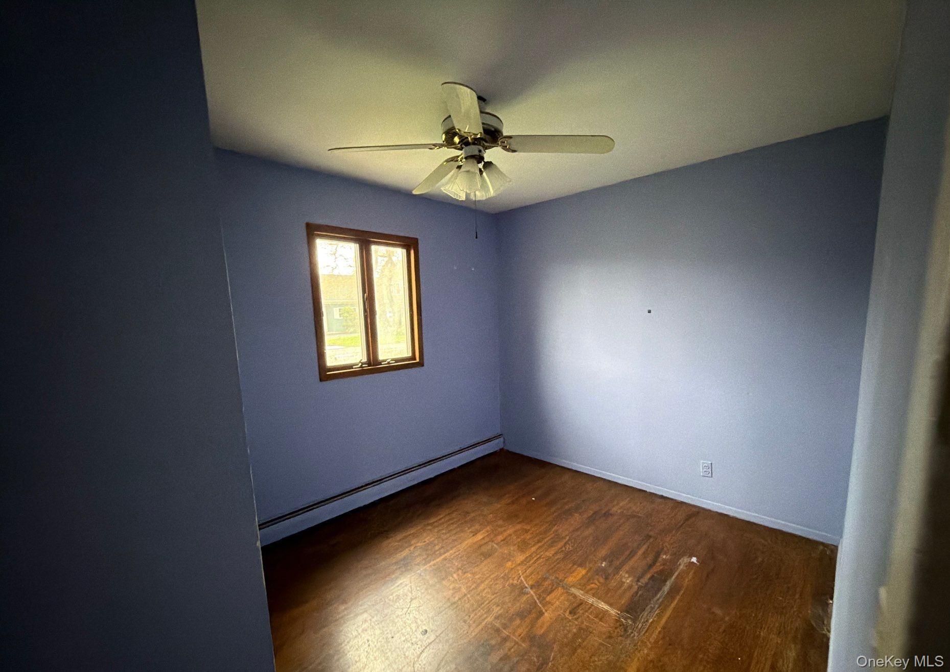 209 Moffitt Boulevard Islip, NY 11751 - Photo 7 of 16