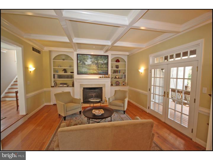 343 Berwyn Baptist Road Devon, PA 19333 - Photo 4 of 25 Living Room