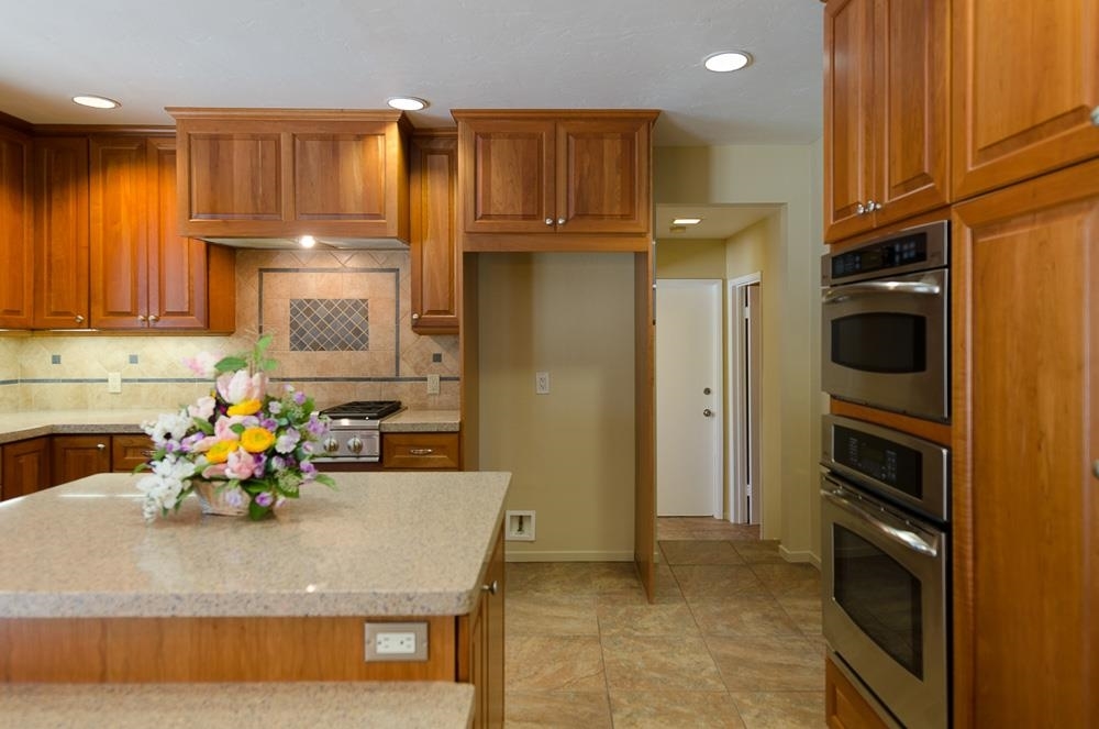 17025 Valle Verde Road Poway, CA 92064 - Photo 10 of 25 Slab granite countertops