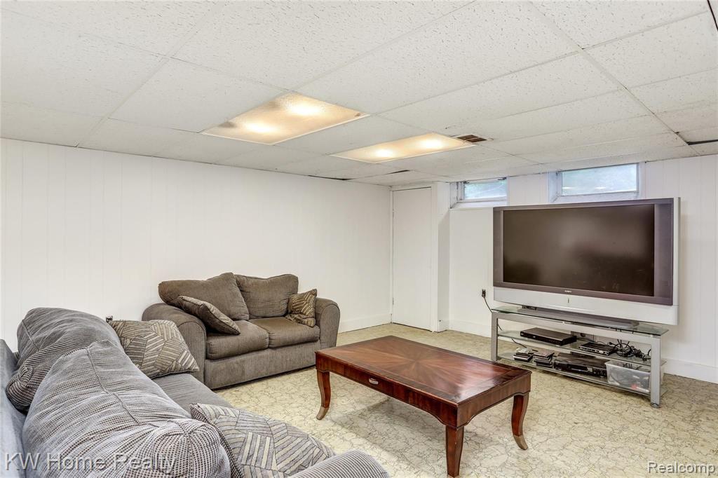 25861 Beecham Road Farmington Hills, MI 48336 - Photo 31 of 33