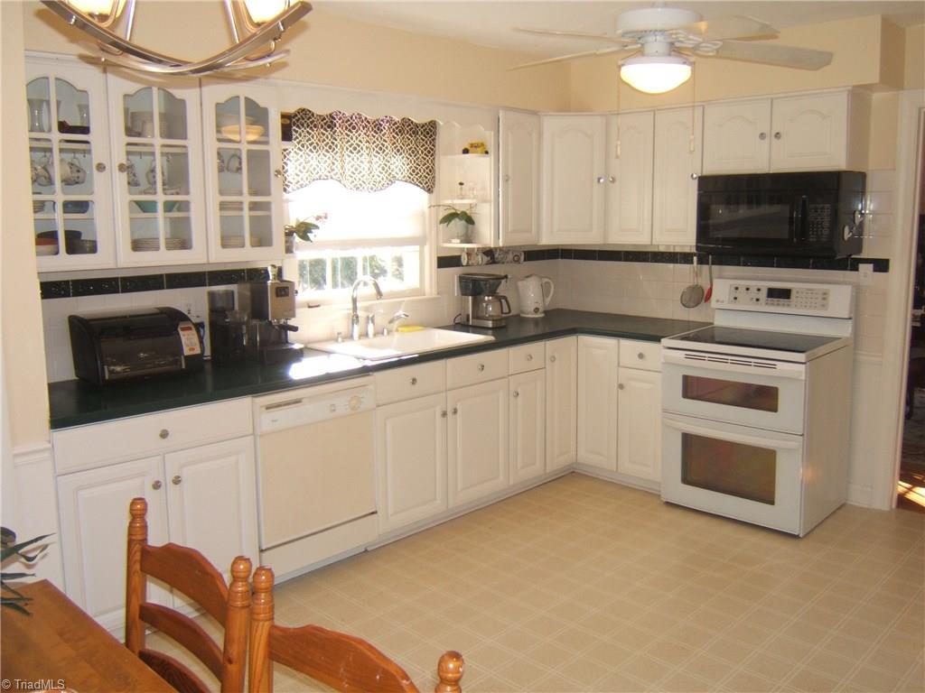 371 Stanaford Road Winston-Salem, NC 27104 - Photo 8 of 30 Gallery Image 8