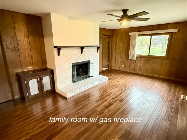 $339,900 | 803 East Streamwood Boulevard, Streamwood, IL 60107