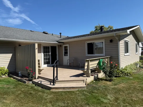 $339,900 | 803 East Streamwood Boulevard, Streamwood, IL 60107
